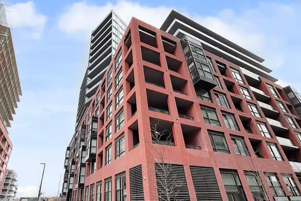 8 Tippett RD #631, Toronto C06, ON M3H 0E7