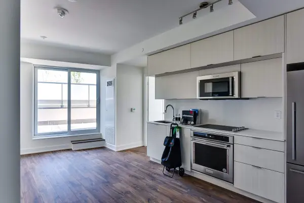 80 Vanauley ST #506, Toronto C01, ON M5T 2H6