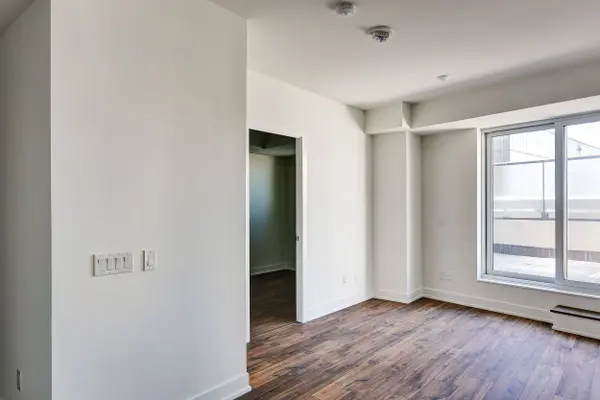 80 Vanauley ST #506, Toronto C01, ON M5T 2H6