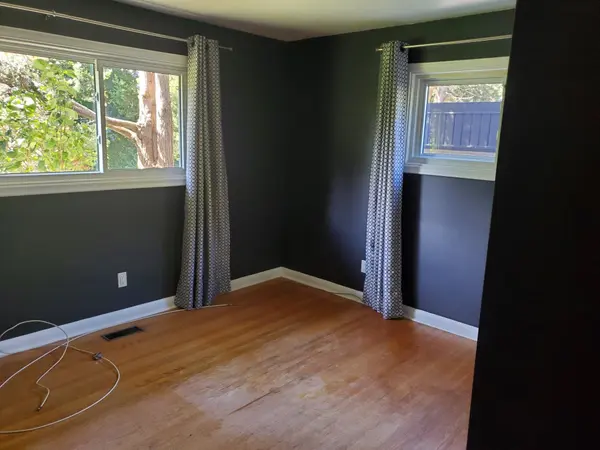 22 Duffin ST, Ajax, ON L1S 6B8