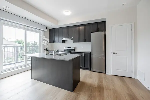 490 Beresford PATH #1, Oshawa, ON L1H 0B2