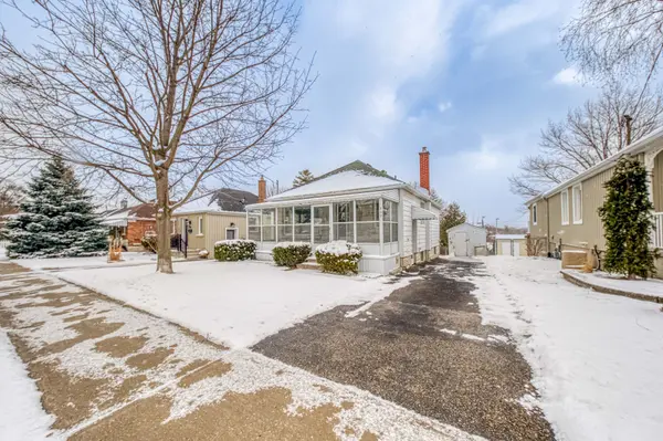 707 Athol ST, Whitby, ON L1N 4A1