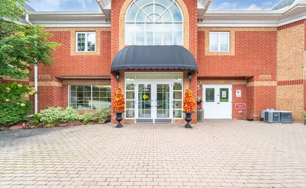 75 Treelawn BLVD #216, Vaughan, ON L0J 1C0