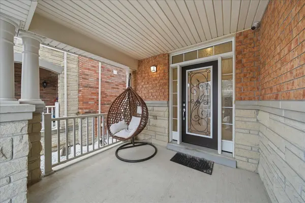 158 Downy Emerald DR, Bradford West Gwillimbury, ON L3Z 0E6