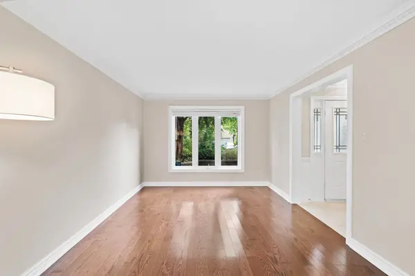 17 Gordon Rowe CRES, Richmond Hill, ON L4C 8S3