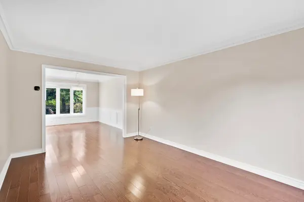 17 Gordon Rowe CRES, Richmond Hill, ON L4C 8S3