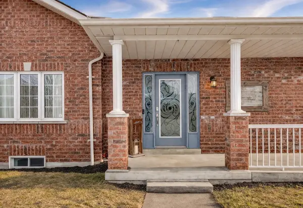 2 Laurelbank CRES, Georgina, ON L4P 4H6