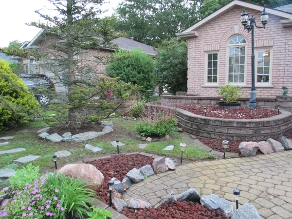 63 Benson DR, Barrie, ON L4N 7Y2