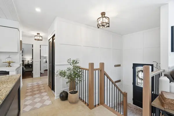 241 Cedar CRES, Barrie, ON L4N 4A6