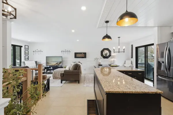 241 Cedar CRES, Barrie, ON L4N 4A6