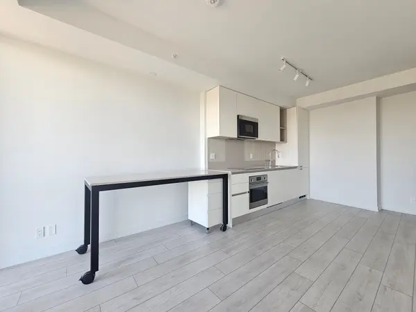 39 Mary ST #2104, Barrie, ON L4N 1S9