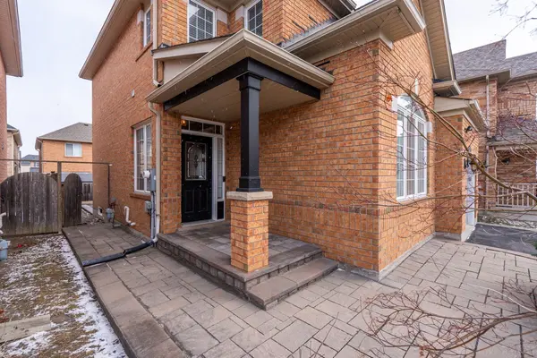 46 Dehaviland CRES, Brampton, ON L6X 0M9