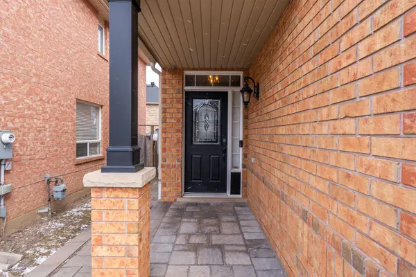 46 Dehaviland CRES, Brampton, ON L6X 0M9