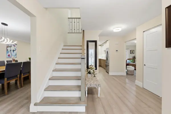 273 Bryant CRES, Burlington, ON L7L 4Z1