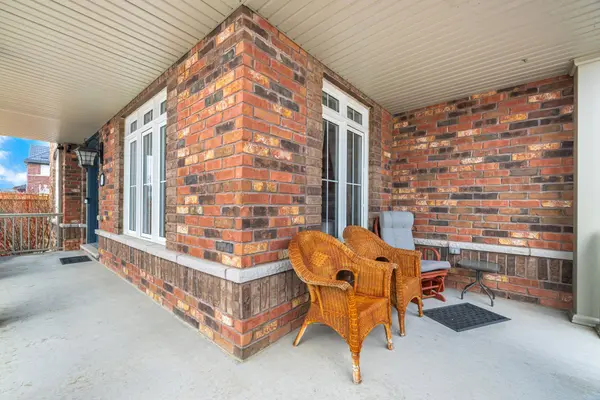 93 Learmont AVE, Caledon, ON L7C 3R4