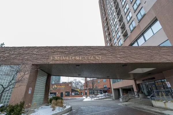 1 Belvedere CT #405, Brampton, ON L6V 4M6