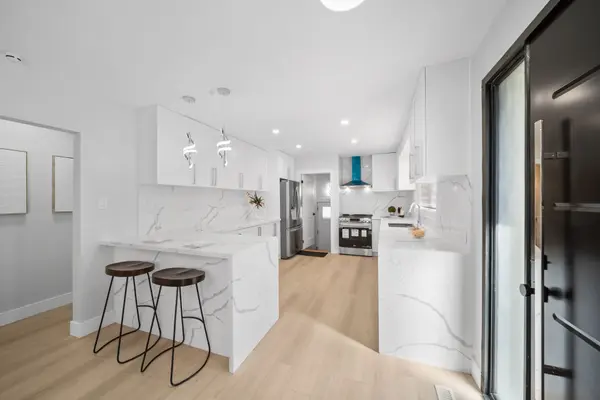 5361 Bromley RD, Burlington, ON L7L 3G6