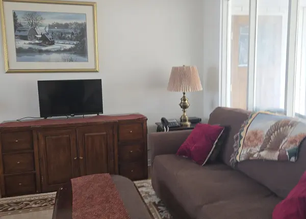 25 Redner LN, Prince Edward County, ON K0K 1L0