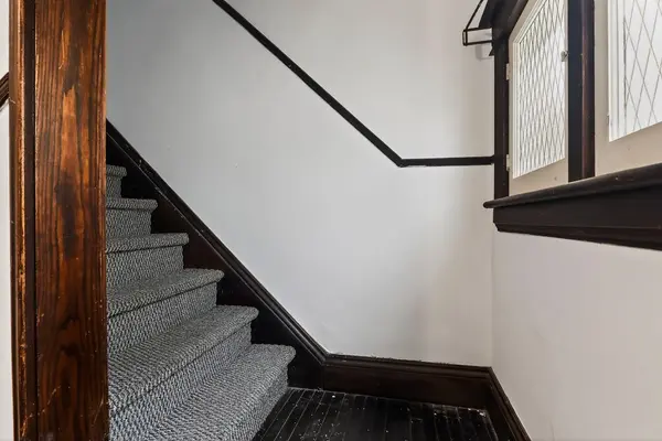 56 Regent ST E, Welland, ON L3B 4H6