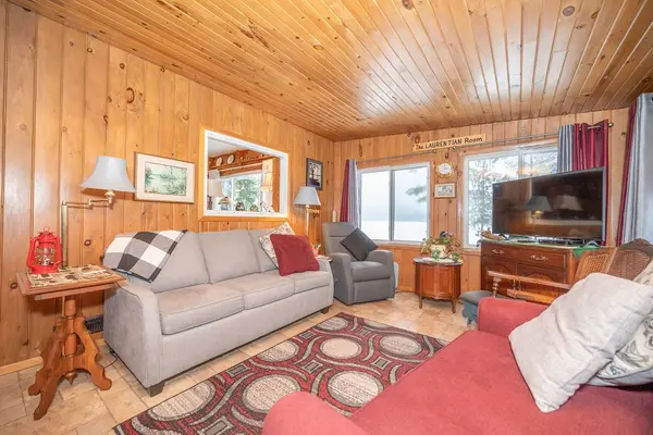 51 Myrlin WAY, Laurentian Hills, ON K0J 1P0