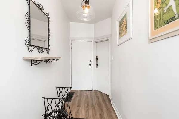 57 New ST, Hamilton, ON L8P 4J7