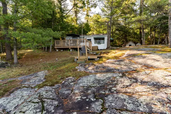 1010 Tara LN, Gravenhurst, ON P0E 1N0