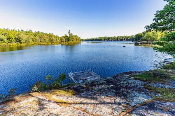 1010 Tara LN, Gravenhurst, ON P0E 1N0