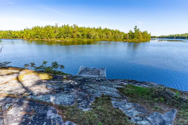 1010 Tara LN, Gravenhurst, ON P0E 1N0