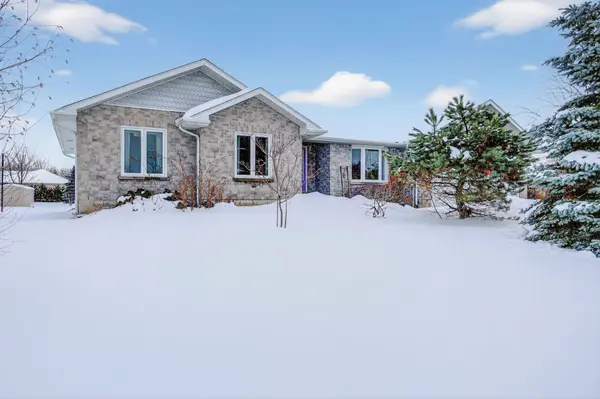 1360 Perradice DR, Kingston, ON K7L 5H6