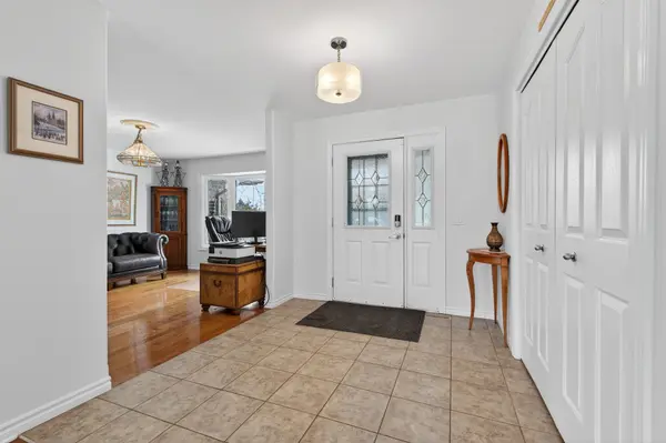 1360 Perradice DR, Kingston, ON K7L 5H6