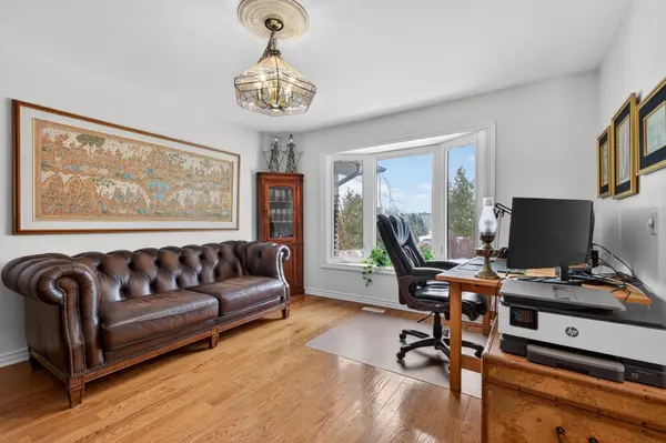 1360 Perradice DR, Kingston, ON K7L 5H6