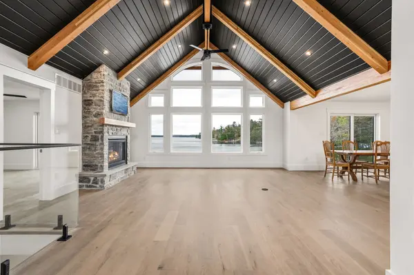 1111 Lakeshore DR, Gravenhurst, ON P1P 1R2