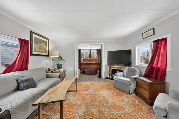 4 Cedar ST, Greater Napanee, ON K7R 3L1