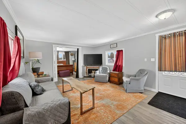 4 Cedar ST, Greater Napanee, ON K7R 3L1