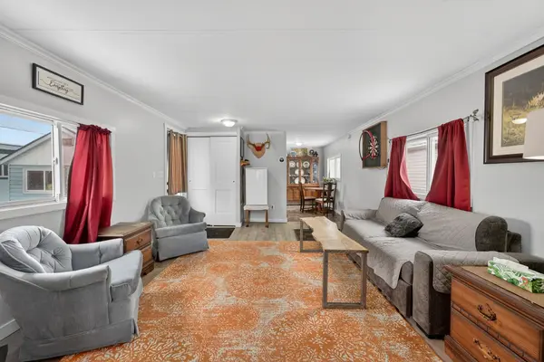 4 Cedar ST, Greater Napanee, ON K7R 3L1