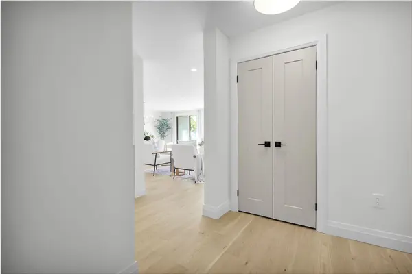 1180 Commissioners RD W #105, London South, ON N6K 4J2