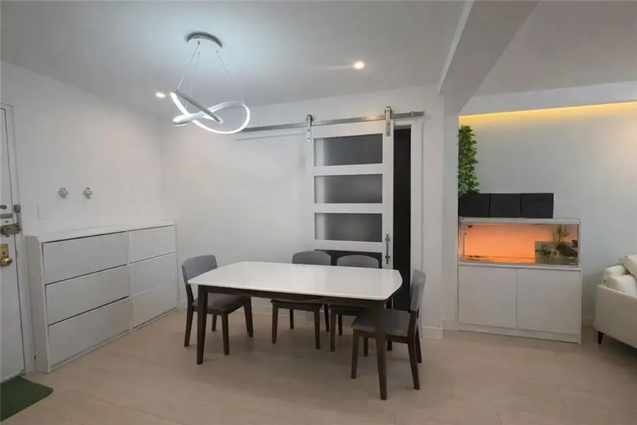 27-05 Parsons BLVD #3C, Flushing, NY 11354