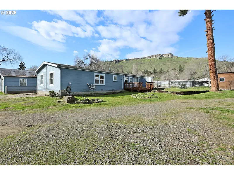 1043 IRVINE ST, The Dalles, OR 97058