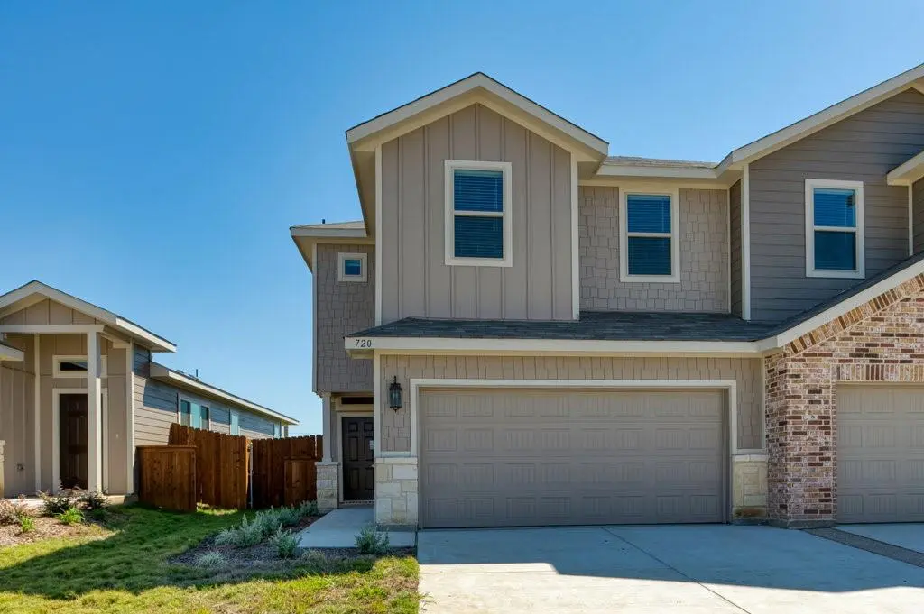 720 Harvest Moon Drive, Venus, TX 76084