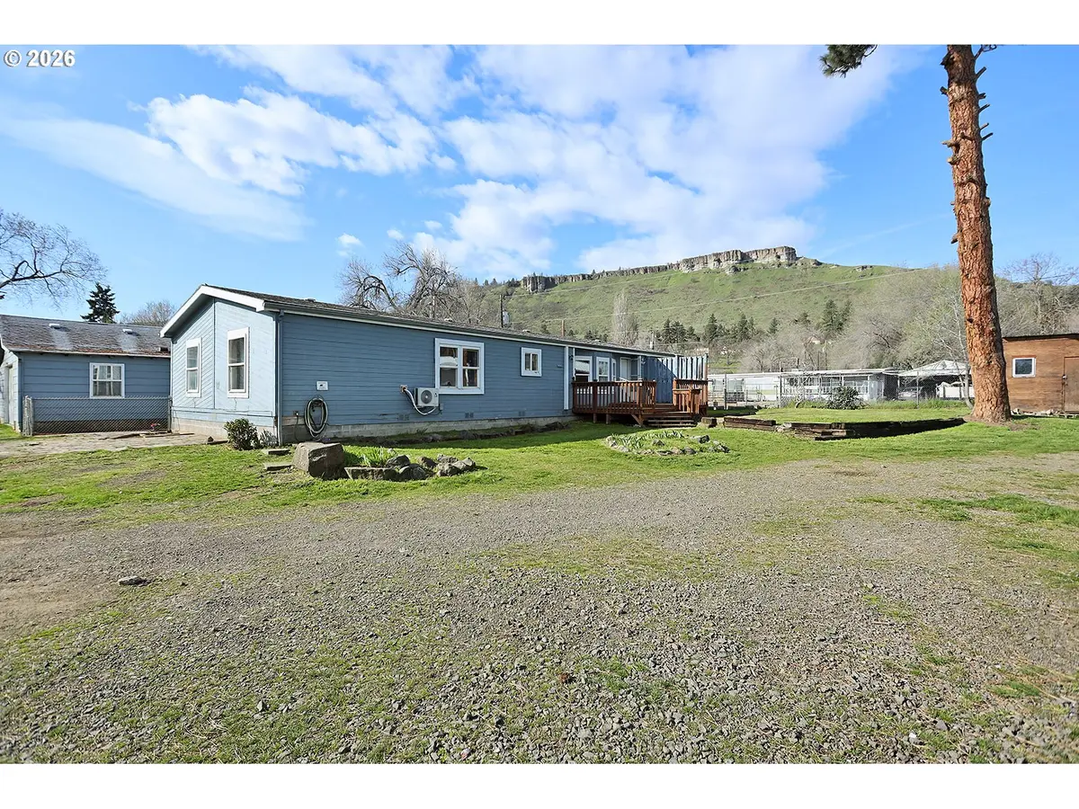 1043 IRVINE ST, The Dalles, OR 97058