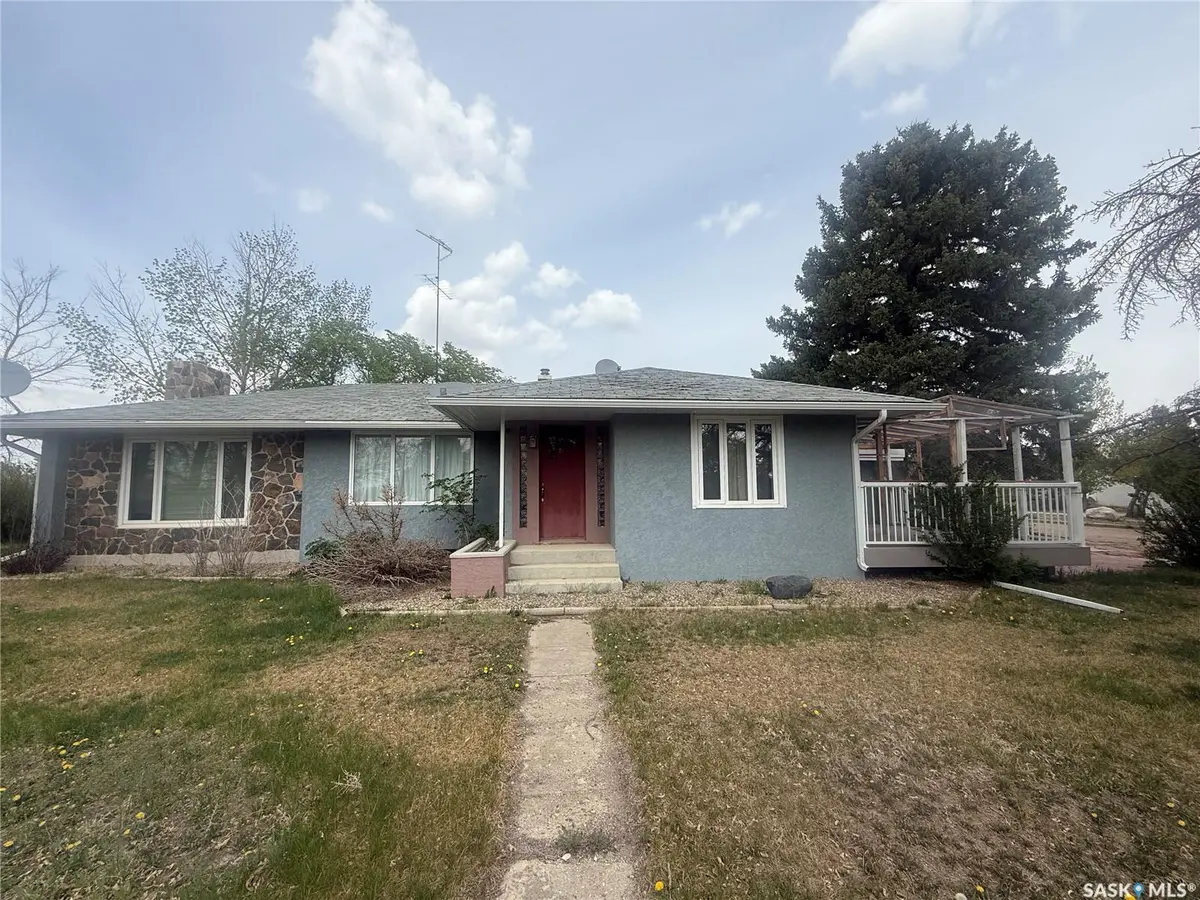 Rural Address, Frontier, SK S0N 0W0