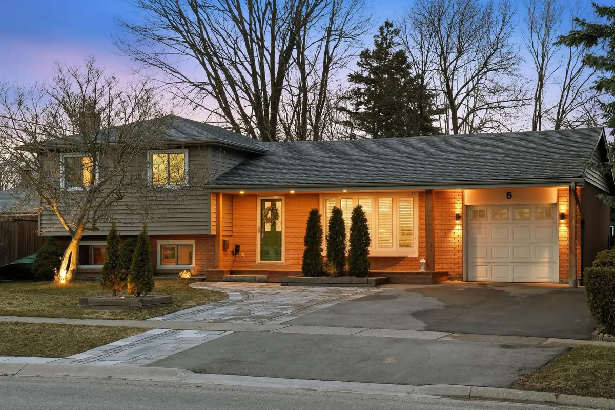 5 Rosefield DR, Halton Hills, ON L7G 4R2