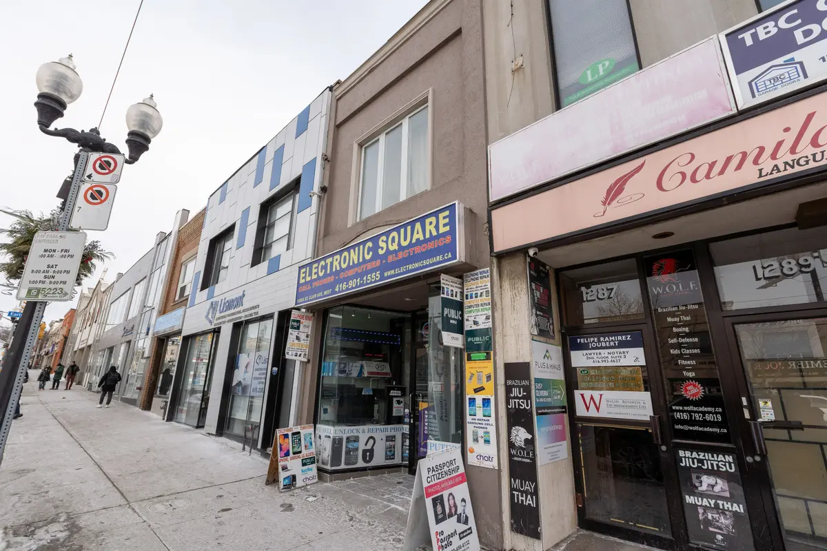 1285A St Clair AVE W, Toronto W03, ON M6E 1B8