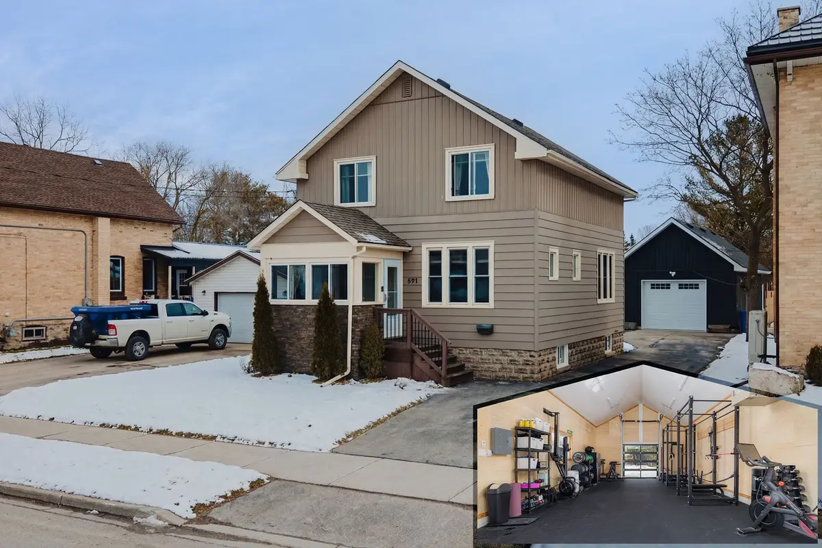 591 11th AVE, Hanover, ON N4N 2S5