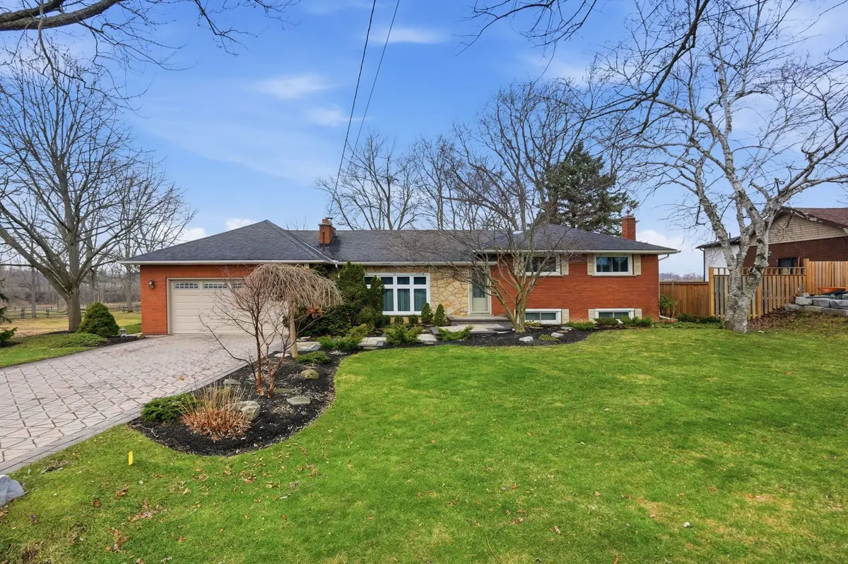 692 Miles RD, Hamilton, ON L0R 1P0