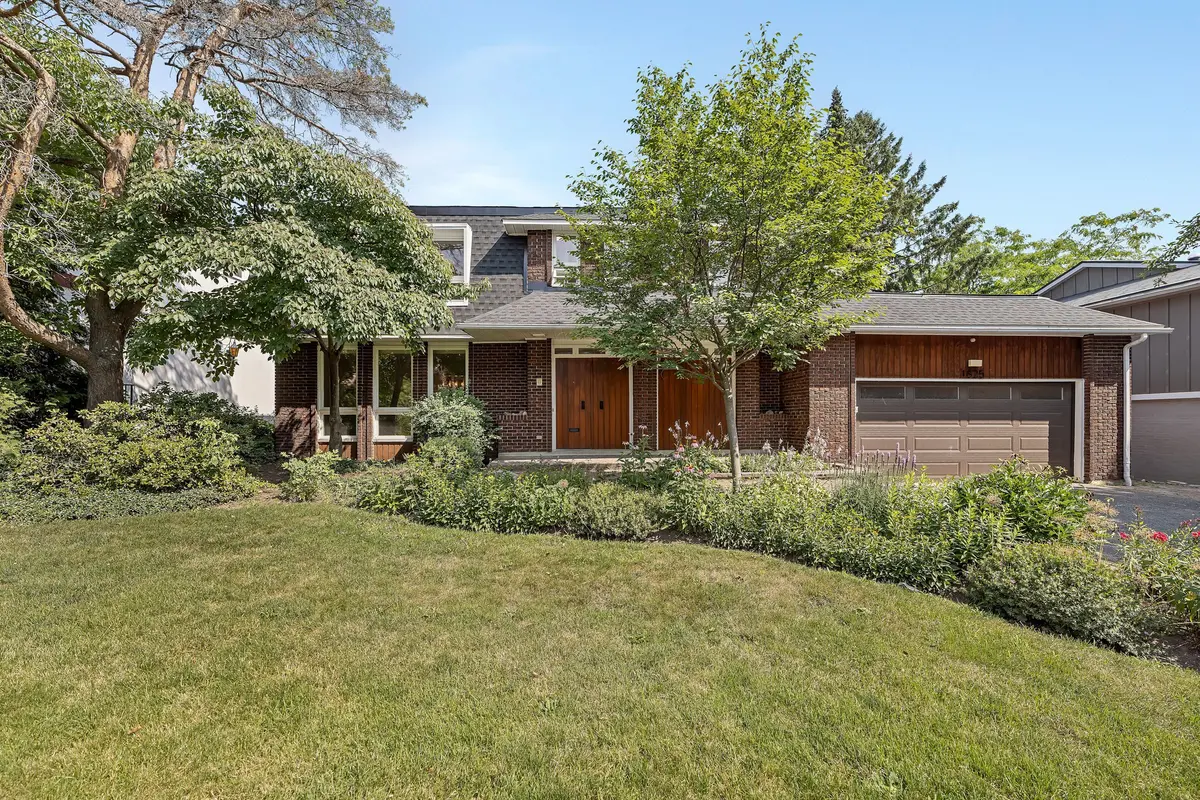 1825 Yale AVE, Alta Vista And Area, ON K1H 6S3