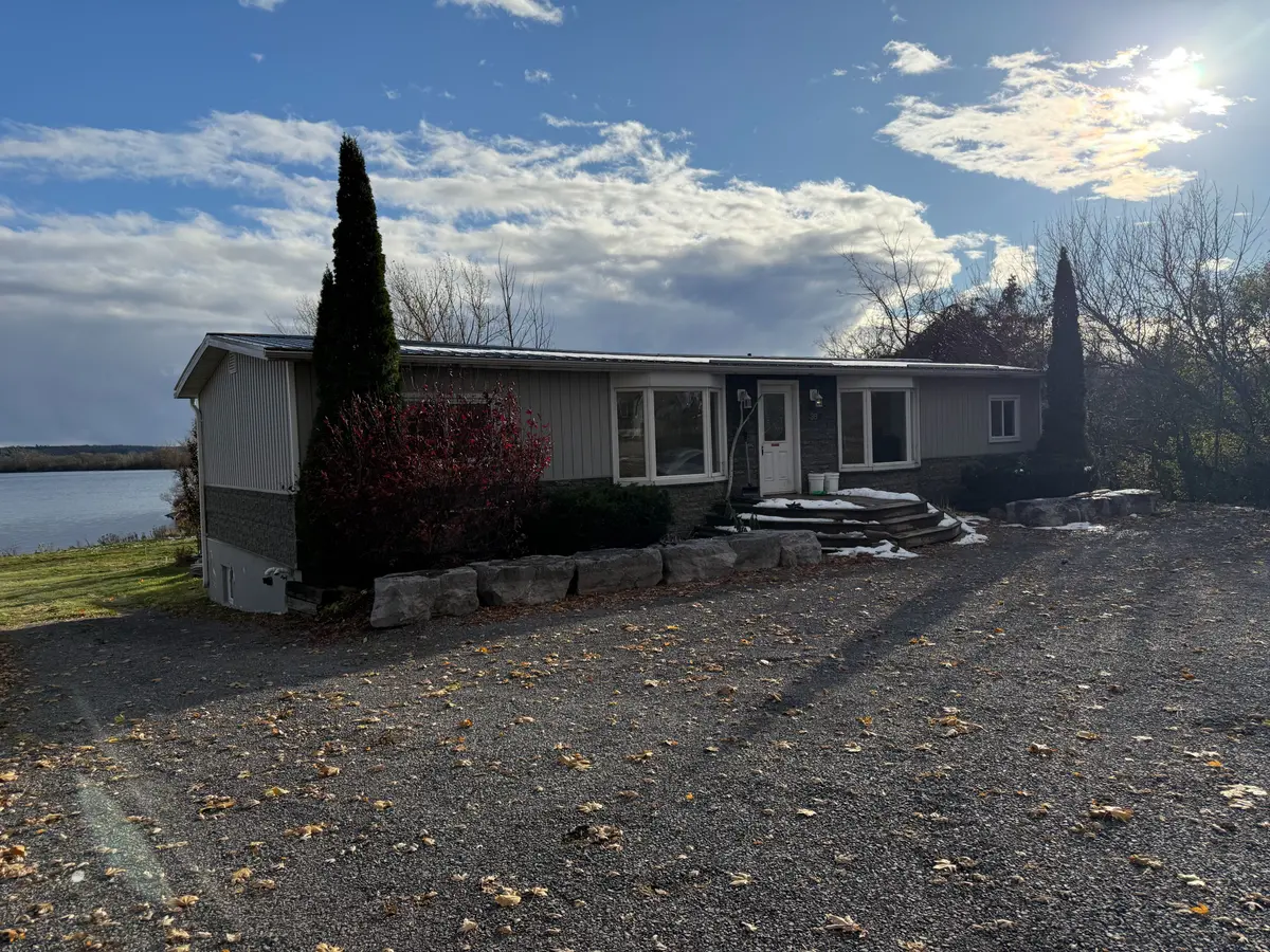 38 Main ST, Deseronto, ON K0K 1X0