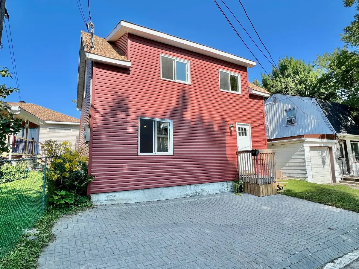 8 Edward LN, Brockville, ON K6V 5K5