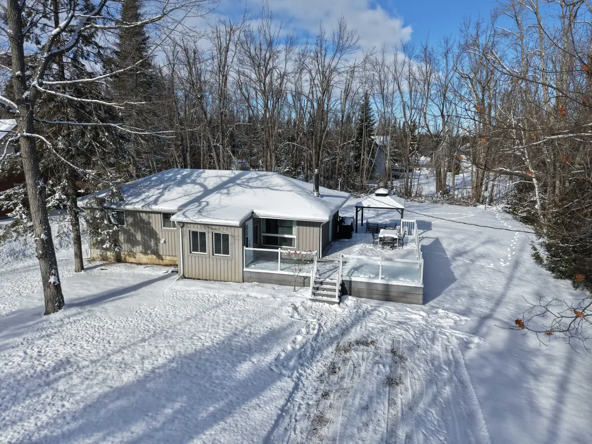 25 Bayview Estate RD, Kawartha Lakes, ON K0M 1N0