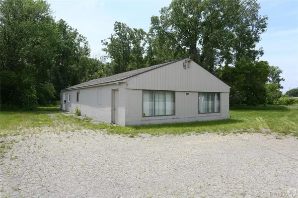 9669 Highland RD, White Lake Twp, MI 48386